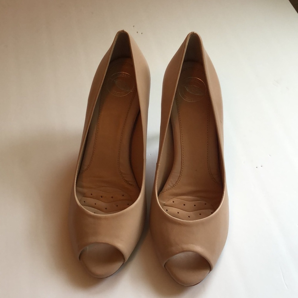 Nature, Tan Color Size 8 M Open toe nice Versatile cushiony insole 3 inch heel